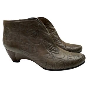 Pikolinos Ginebra Black Quilted Leather Booties